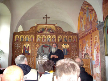 Besucher werden über den Wiederaufbau des Klosters informiert!